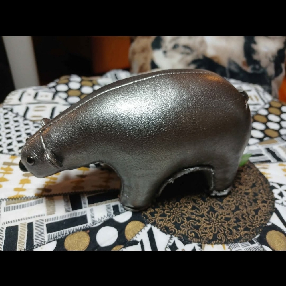 ZUNY Polarbear Paperweight
